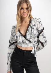 LEZ A LEZ CROP TOP FEMME