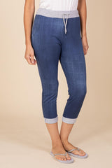 Angela Mara Capri Femme
